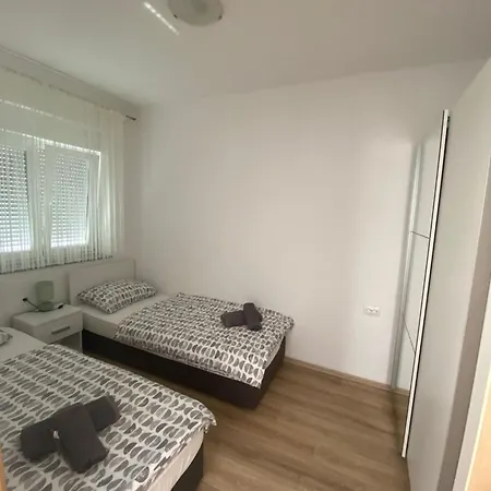 Carlos Apartment
